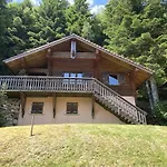 Le Grand Cerf En Rondins Avec Jacuzzi