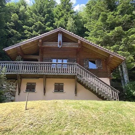 Le Grand Cerf En Rondins Avec Jacuzzi