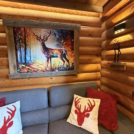 Le Grand Cerf En Rondins Avec Jacuzzi Horská chata *