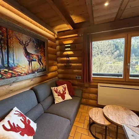 Le Grand Cerf En Rondins Avec Jacuzzi 木屋 *