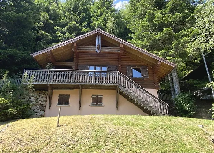 Le Grand Cerf En Rondins Avec Jacuzzi